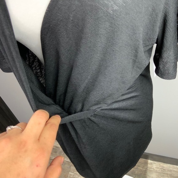 LOANNA woman’s blouse black short circular cap sleeve surplice neck plus size - Picture 9 of 13